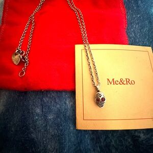Me & Ro Skull necklace